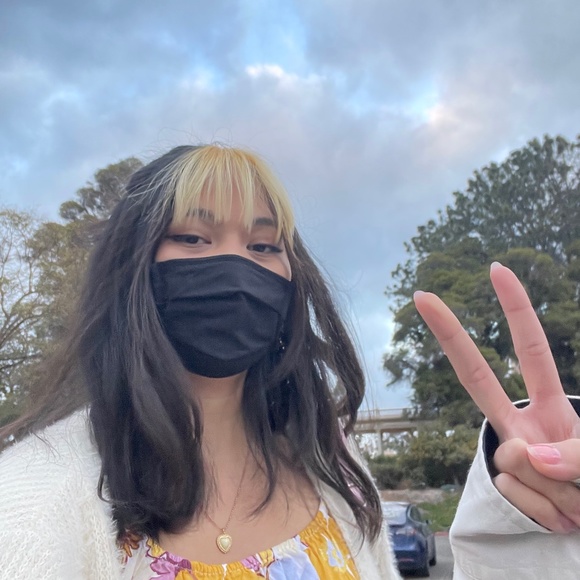 Meet your Posher, Mari - Picture 2 of 6